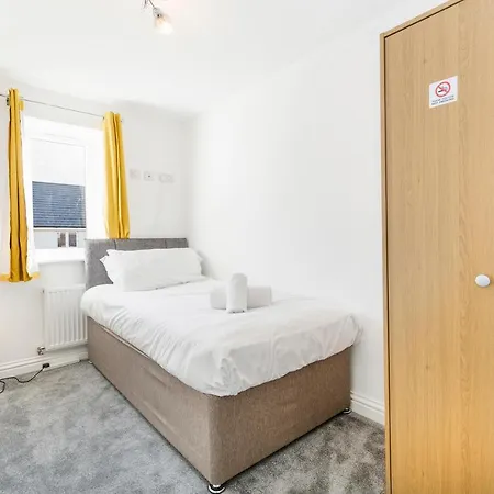 Beautiful Brand New - Sleeps Up To 5!