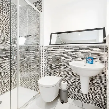 Beautiful Brand New - Sleeps Up To 5! Semesterbostad